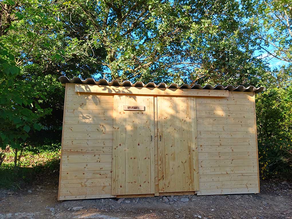 Toilettes sèches par menuisier Ardèche